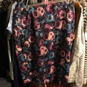 Floral pencil skirt size 18W
